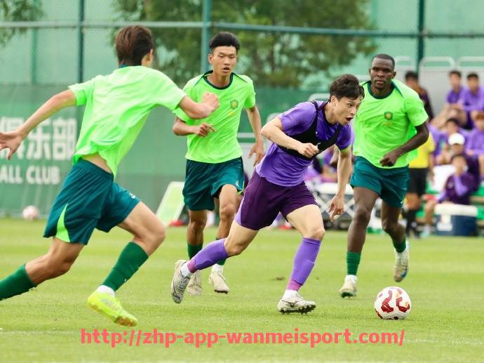 完美体育官方入口-法甲进攻球员评分榜单更新:谁是前锋线上的新王者?